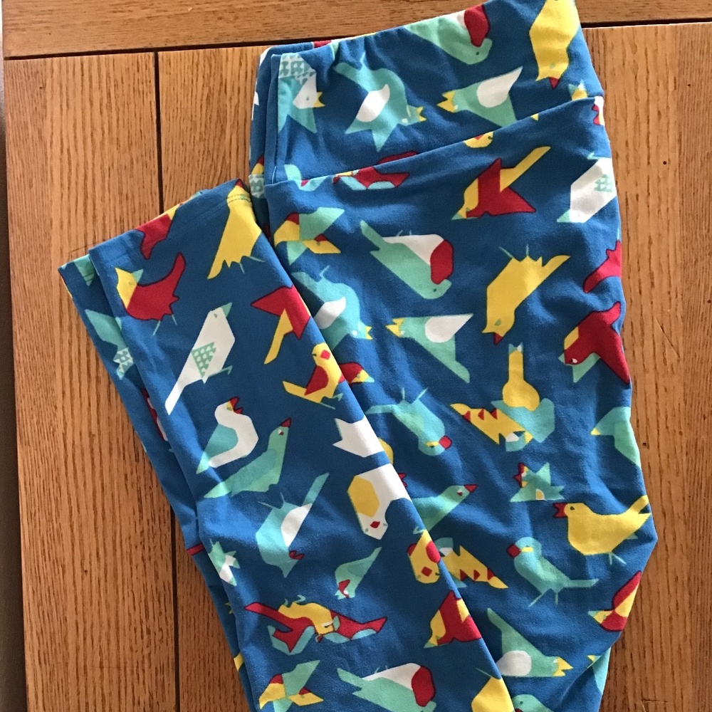 LuLaRoe Tall & Curvy Leggings